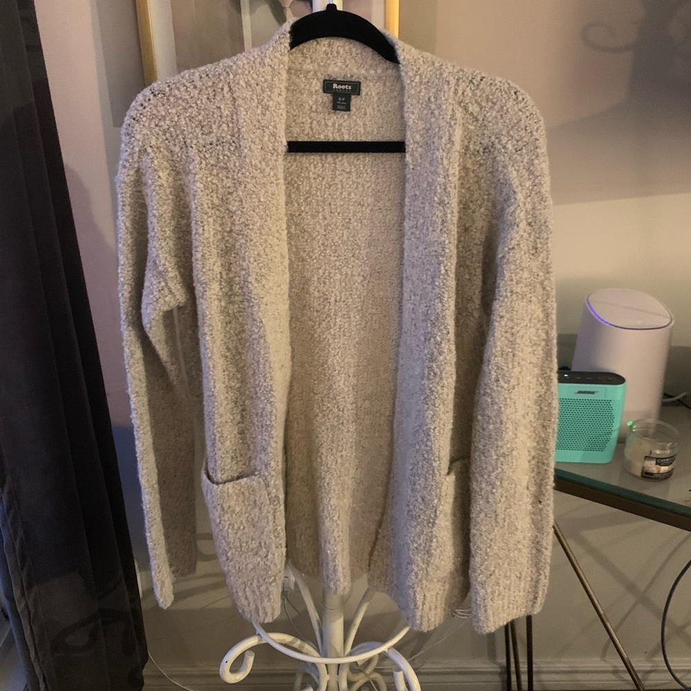 Roots cardigan